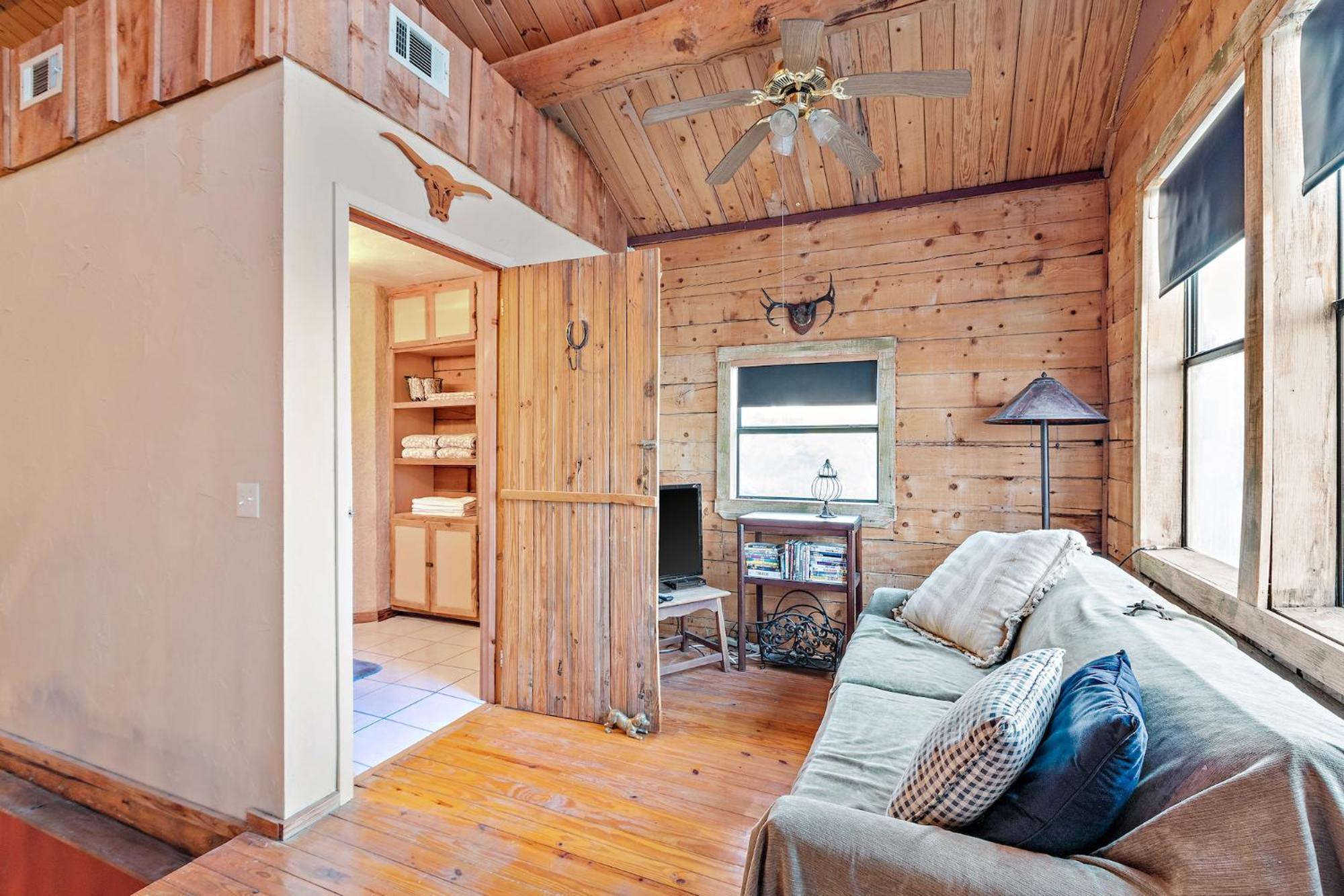 Mighty Oak Log Cabin Фредериксбург Екстериор снимка